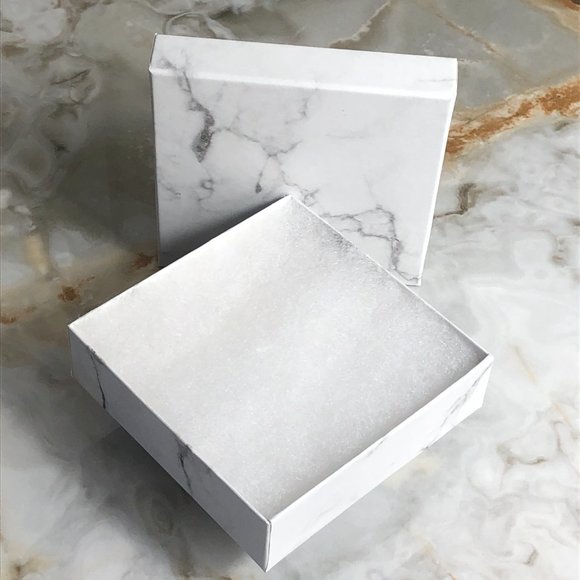 29" black Tulasi with purple pearls and purple glass beads - Picture 10 of 10